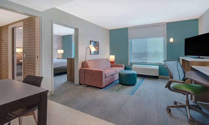 Garden Grove Hotel | Modern Comforts! Pool, Parking, Breakfast. Minutes to Discovery Science Center!