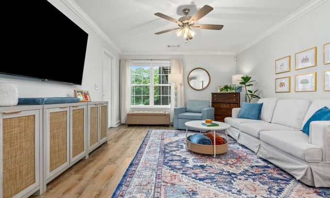 Auburn Condo | Modern Condo Near Downtown Walk to Auburn