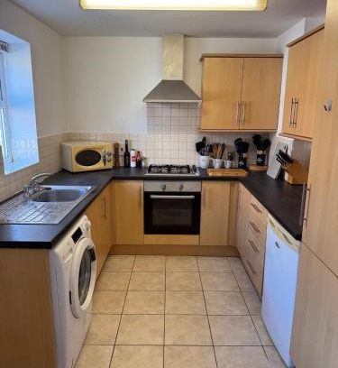 Market Drayton Apartment | Modern cosy sleeps 5 ground floor central MD