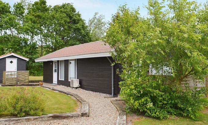 Arrild Ferieby House | Modern Cottage Oasis in Arrild-By Traum