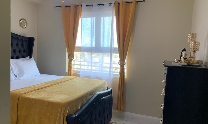 New Kingston Apartment | Modern Cozy and Comfy 2 bedrooms At The Lofts