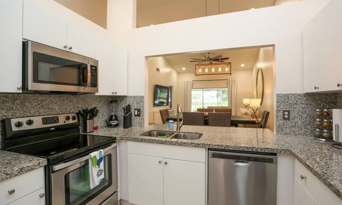 Lely Golf Estates House | Modern Cozy Lakeside retreat with stunning view