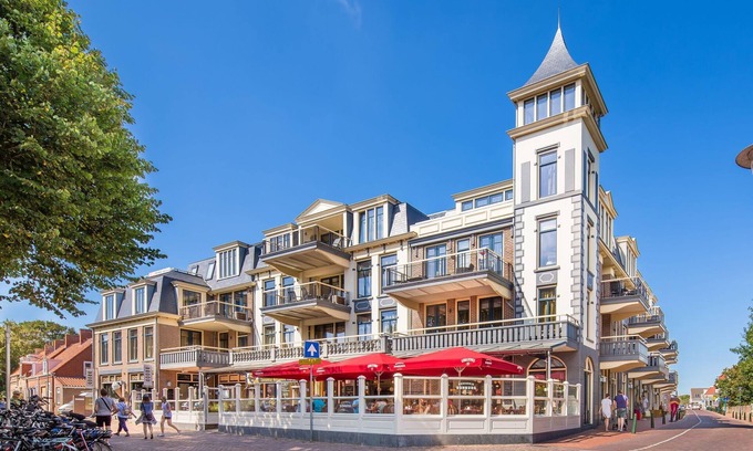 Domburg Apartment | Modern Domburg Apartment