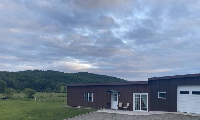 Caroline House | Modern farmhouse centrally located 25 minutes from Ithaca and the Finger Lakes.