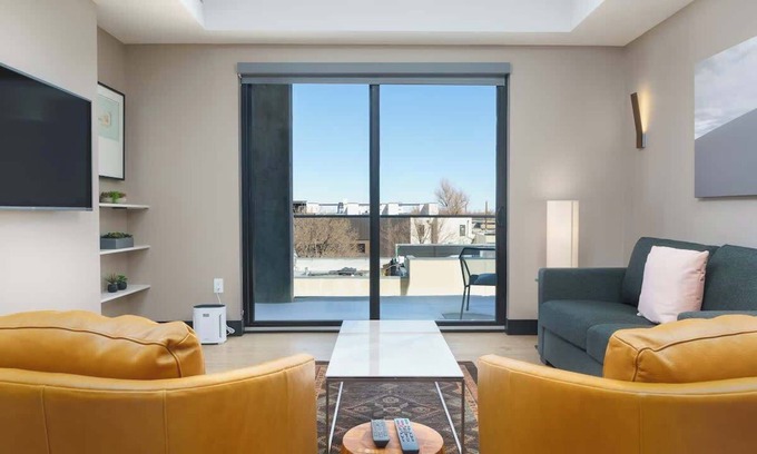 Berkeley Hotel | Modern Flat on Tennyson St w/Balcony & Views