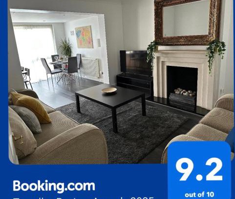 Dollis Hill House | Modern four bedroom semi-detached house with off street parking 8 min drive to Wembley stadium, 5 miles to Central London