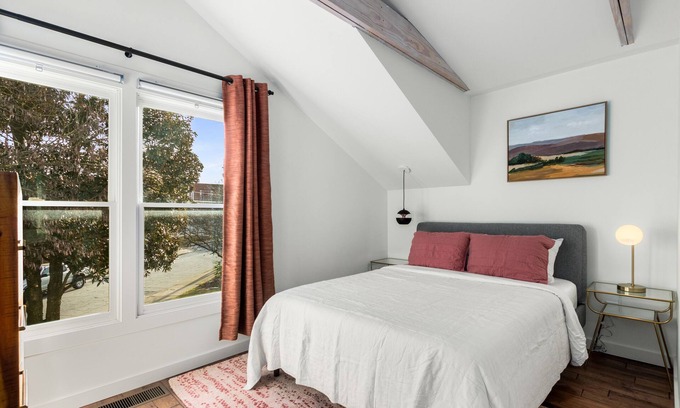 Inman Park House | Modern Guesthouse in Old 4th Ward on Beltline