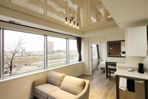 Tulsa Apartment | Modern High-Rise Apartment - 2