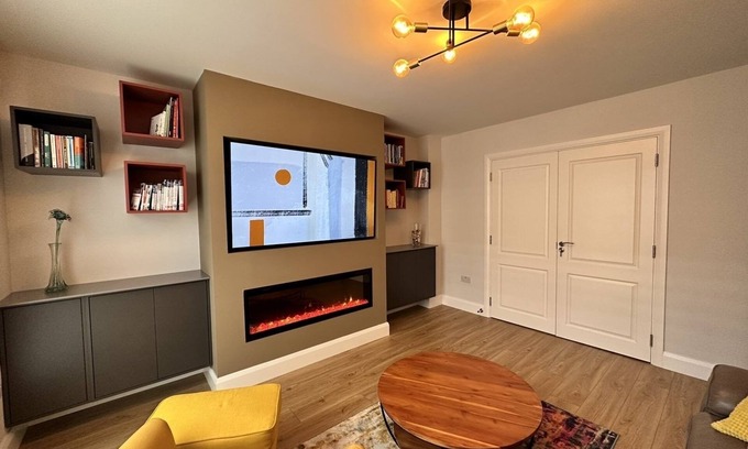 Clonsilla House | Modern House with free parking space