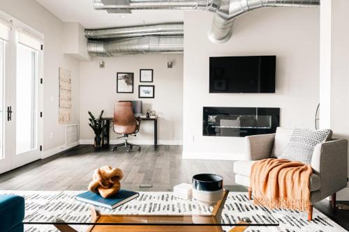 River North Art District House | Modern Industrial Loft - Center of RiNo Art District