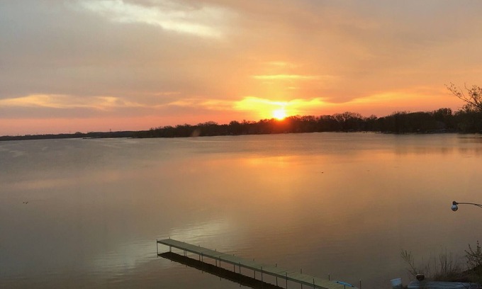 Wind Lake House | Modern Lake House: Sandy Floor, Beautiful Views
