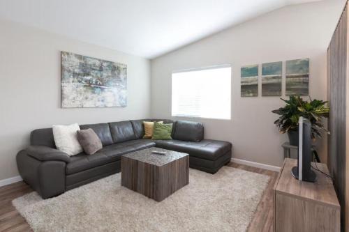 North Park Apartment | Modern Loft Retreat - North Park San Diego