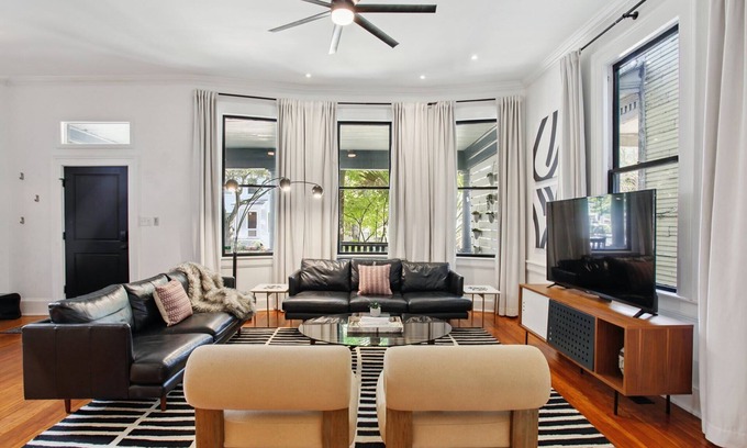 Dixon Park House | Modern Luxe Sophistication Near Forsyth Park