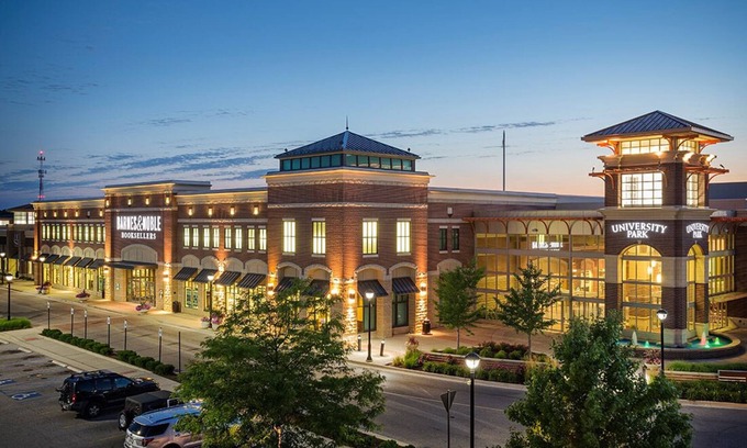 Elkhart Condo | Modern, Luxurious, & Cozy 2 BR Condo w/Many Amenities [Families, Couples, Etc.]