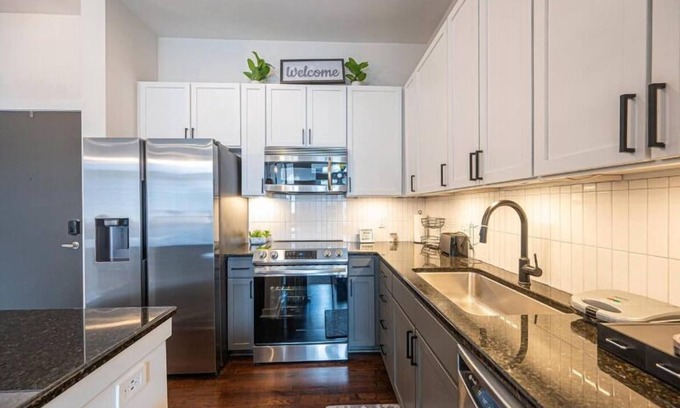 First Ward Apartment | Modern Luxury Apartment with Gym 410