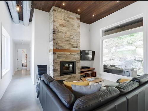 La Conception House | Modern Luxury Chalet Private Jacuzzi