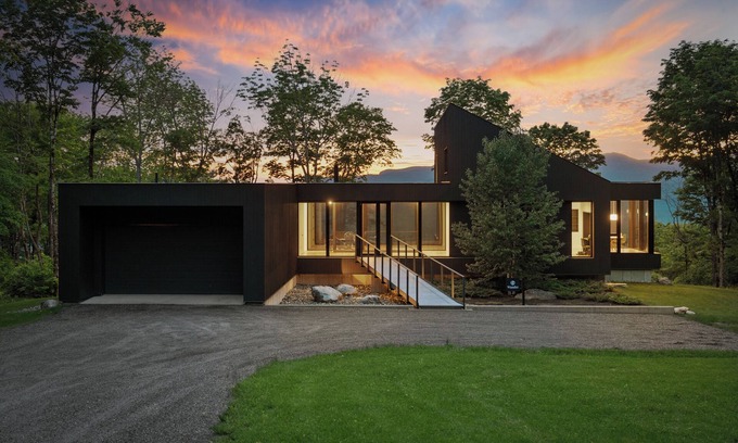 Waterbury Center House | Modern Mountain View Architects Dream Home!