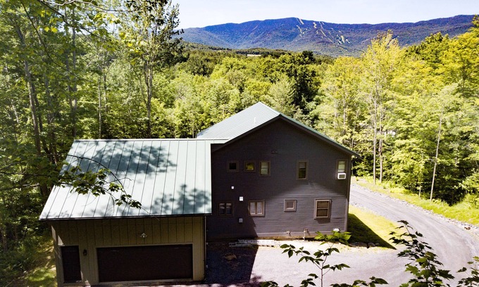 Waitsfield House | Modern Mountain Escape + Studio minutes to town & mountains