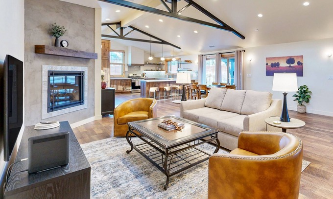 Flagstaff House | Modern mountain-view home with fireplace, streaming, valley views, washer/dryer