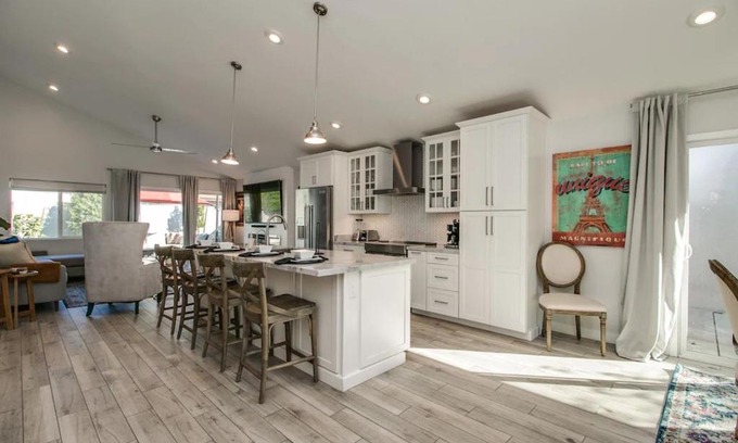 Pima Meadows House | Modern Old Town Scottsdale Home wDesigner Touch