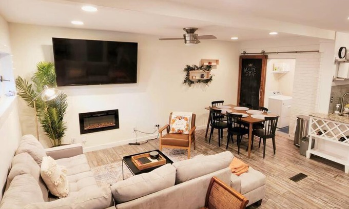 East Side House | Modern quaint home close to everything in Atlanta! The Muse