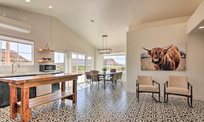 Kanab House | Modern Ranch House with Fire Pit and Valley Views