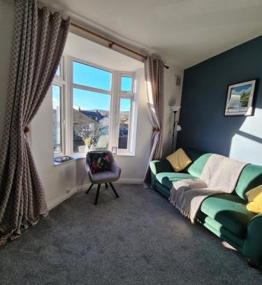 Mytholmroyd Apartment | Modern River View Mytholmroyd Apartment