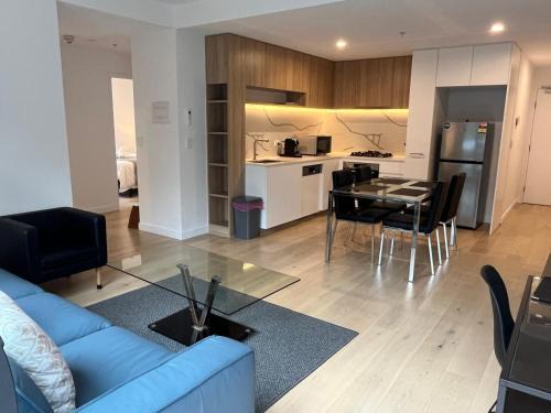 Box Hill Apartment | Modern & Spacious 2 Bed 2 Bath Apartment with Parking