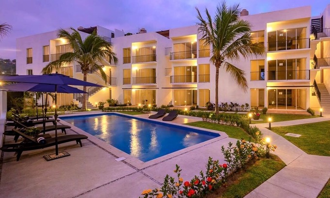Manzanillo Apartment | Modern & Spacious Manzanillo Apartment near all shops