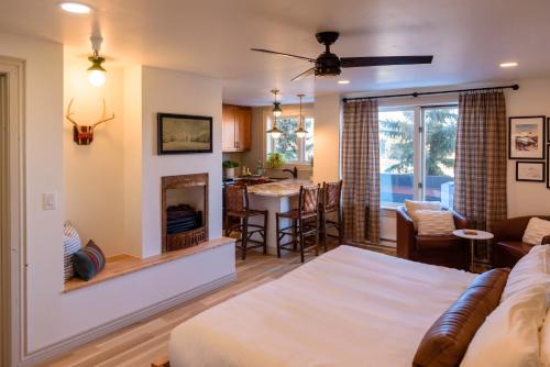 Peak 9 Apartment | Modern Studio Breckenridge