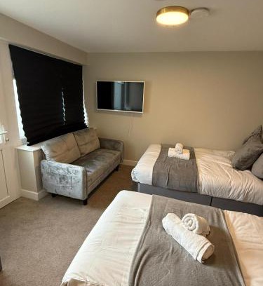 Thornton Heath Apartment | Modern Studio London Near Hospital