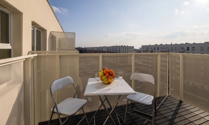 Lodz Apartment | Modern Studio With Balcony by Renters