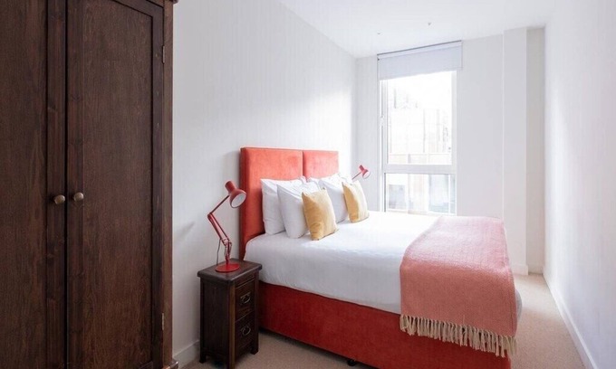 Vincent Square Apartment | Modern & Stylish 3 Bedroom in Central London