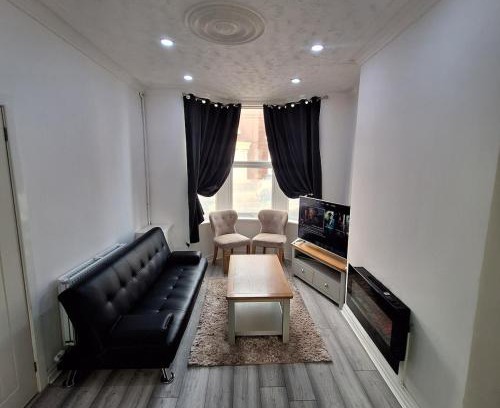 Kirkdale Villa | Modern, Stylish and Family Friendly Home!