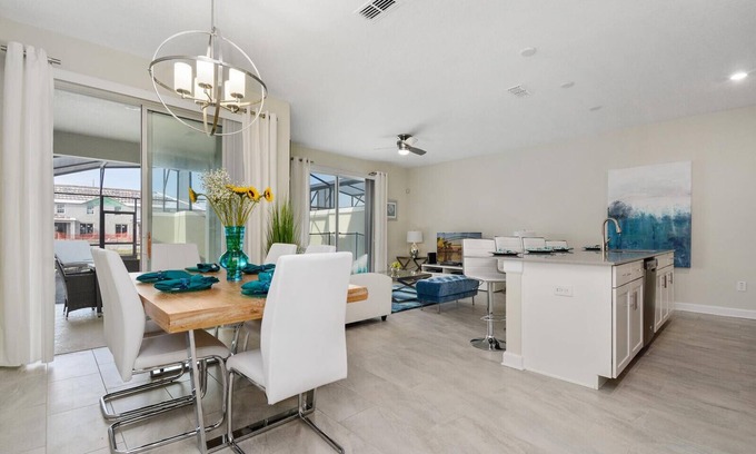 Kissimmee Ski Chalet | Modern Townhouse 4Bed/3Bath/Pool/5Min Disney