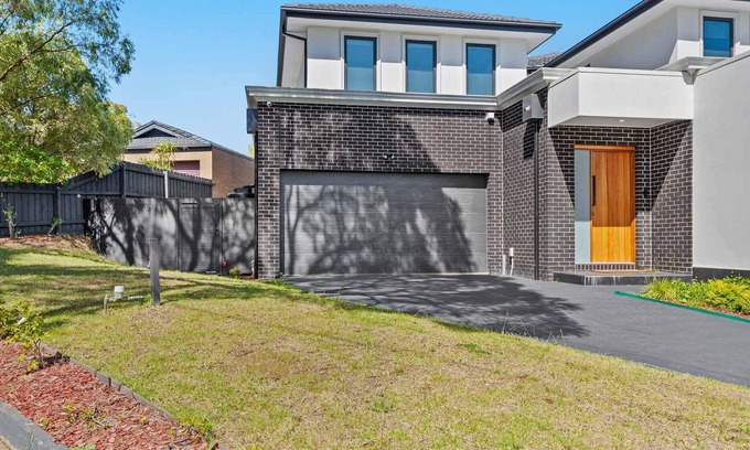 Doncaster East House | Modern Townhouse in Doncaster near Westfield