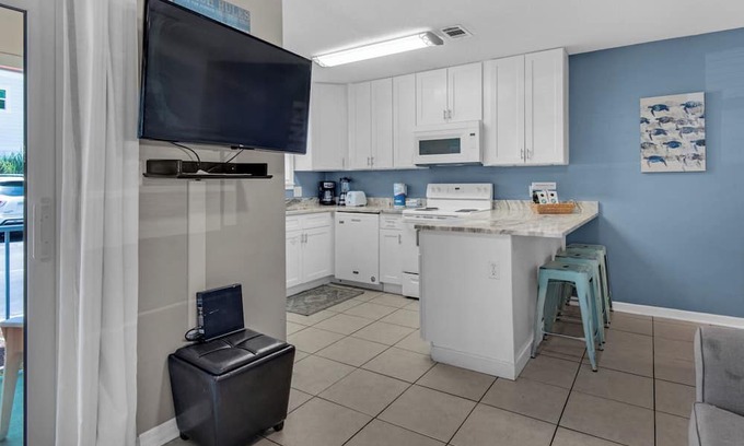 Seagrove Beach Condo | Modern Unit On 1st Floor w/Gulf Views - Steps to Beach