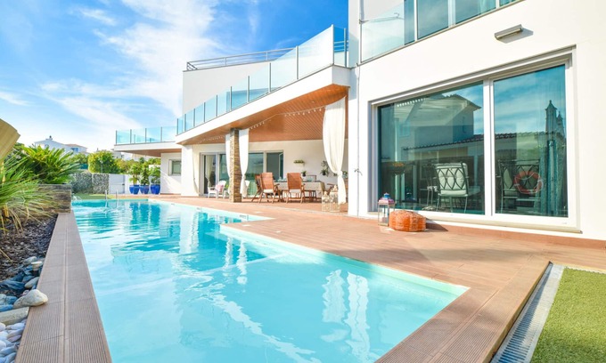 Carvoeiro Villa | Modern Villa, amazing private pool