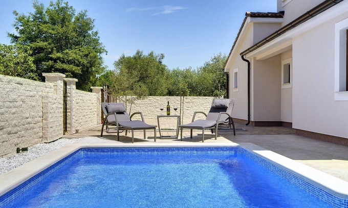 Mali Vareski Villa | Modern Villa in Marcana with Pool and Terrace