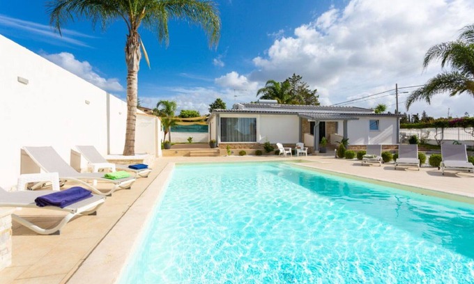 Trappeto Villa | Modern Villa with Pool in Sicily with A/C