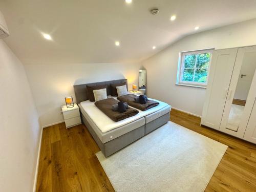 Bernau am Chiemsee Apartment | Modernes Apartment mit Balkon zwischen Chiemsee und Kampenwand
