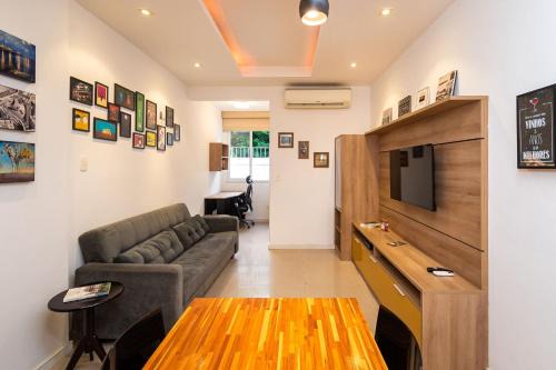 Laranjeiras Apartment | Modernidade e Estilo: Apartamento 2 Qts + Garagem