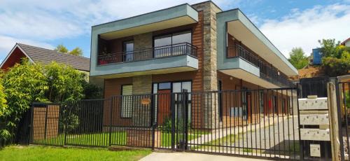Valdivia Apartment | Moderno departamento con balcón en IslaTeja, Valdivia