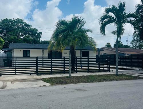 Miami Gardens Apartment | Molina's Gardens