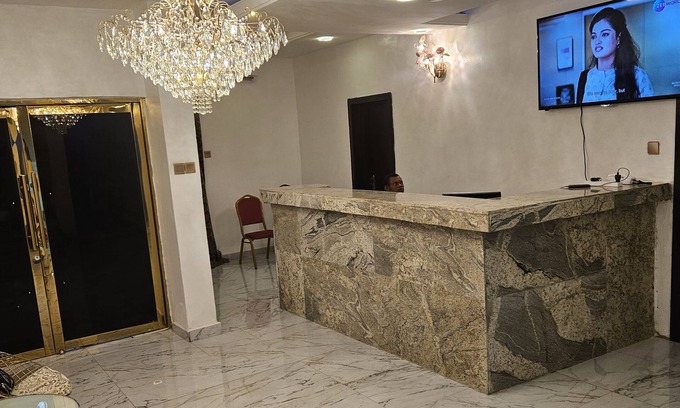 Alimosho Hotel | Moment balkseal hotel & suite