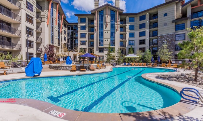 Mammoth Lakes Condo | Monache End Unit with Stunning Views & Ski Locker (NEW RENOVATION)