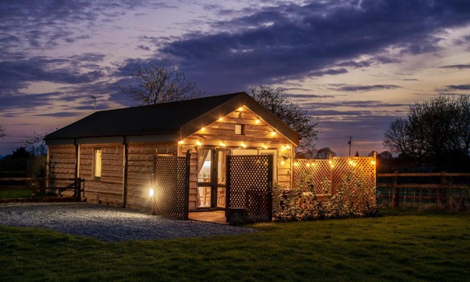 Wichenford Cabin | Montana Log Cabin - Ockeridge Rural Retreats