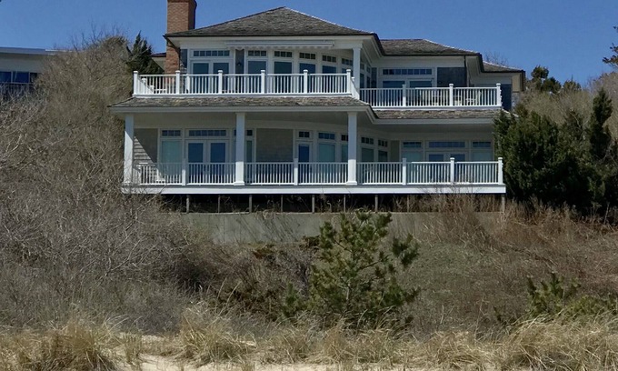 Montauk House | Montauk Oceanfront Beach House - directly on the beach in Hither Hills