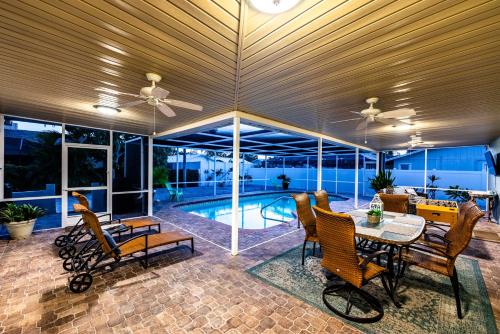 Whitney Beach House | Montauks Point! Private pool home 10 min drive to Anna Maria beaches!