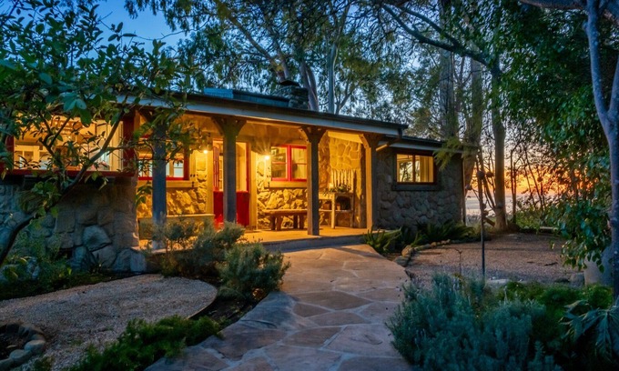 Toro Canyon House | Montecito Hidden Valley Gem
